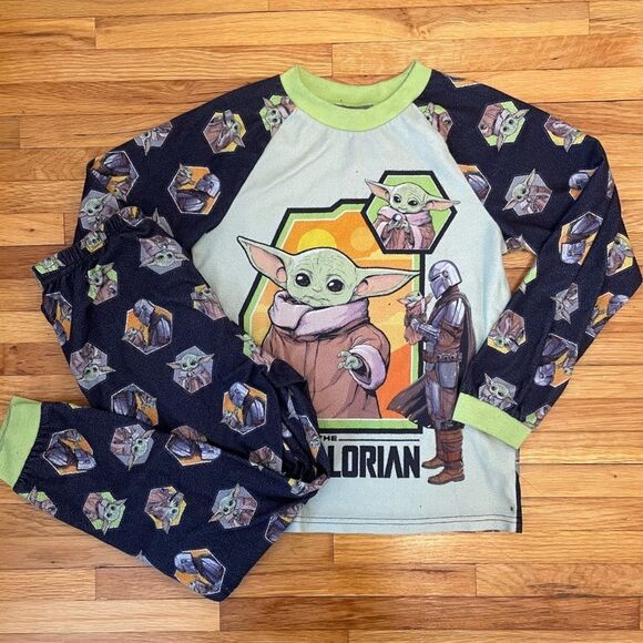 4/$25 Star Wars The Mendelian Pajama Set Long Sleeve Long Pants Size Medium - Picture 1 of 12